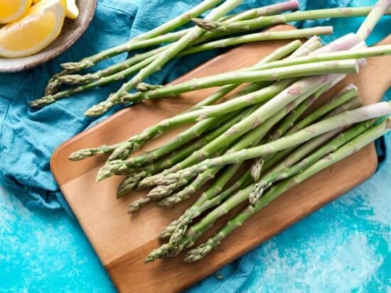 Asparagus on a cutting board