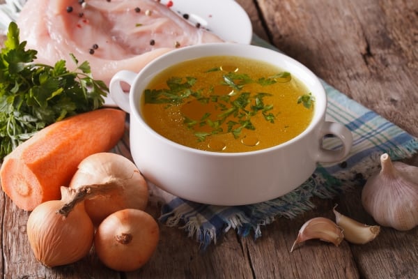 Chicken broth and its ingredients