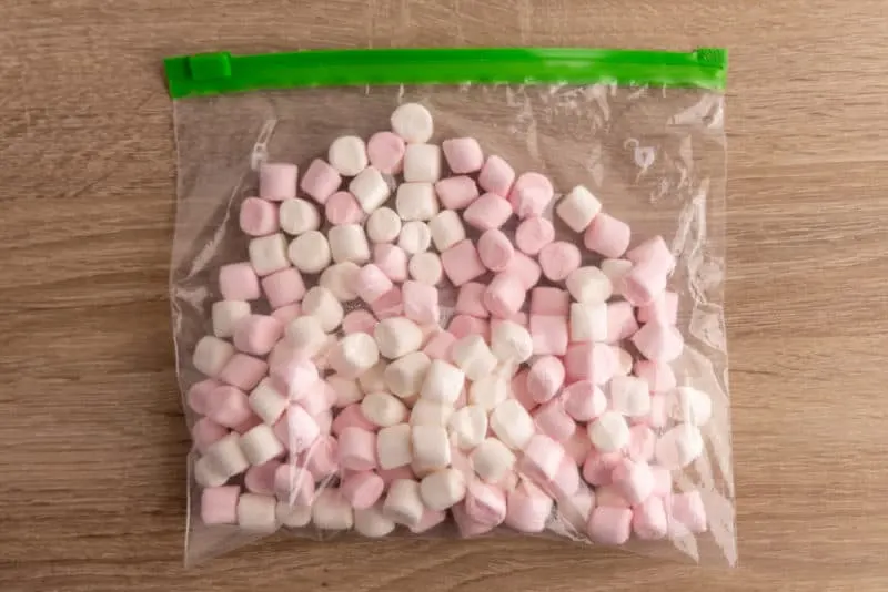 Marshmallows in a resealable bag