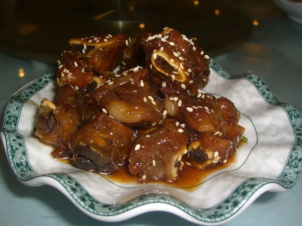 Pork ribs in dark rice vinegar