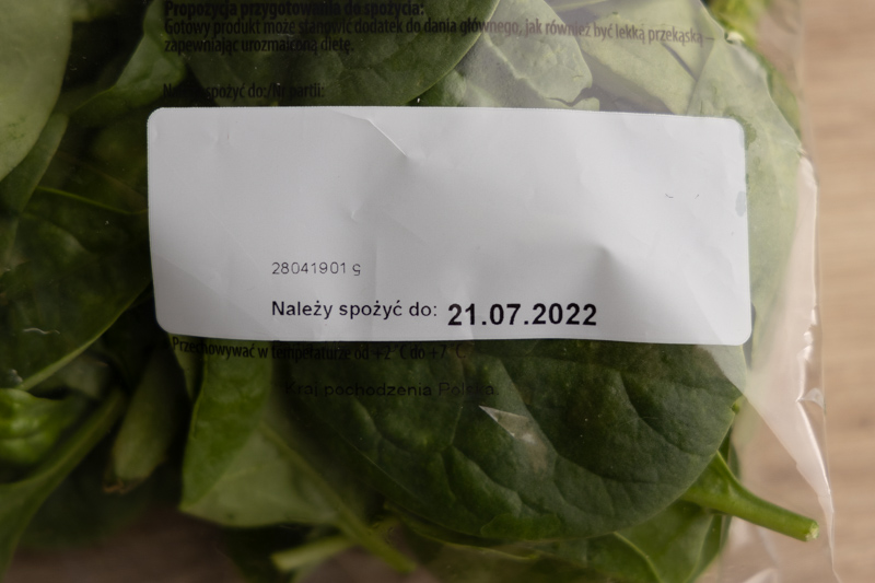 Spinach use by date on the label