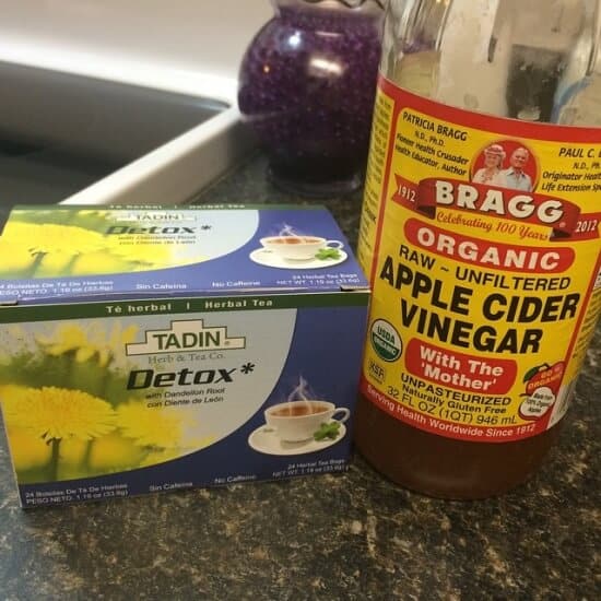 Apple cider vinegar and detox tea