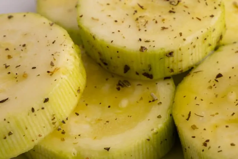 Zucchini in oil and spices